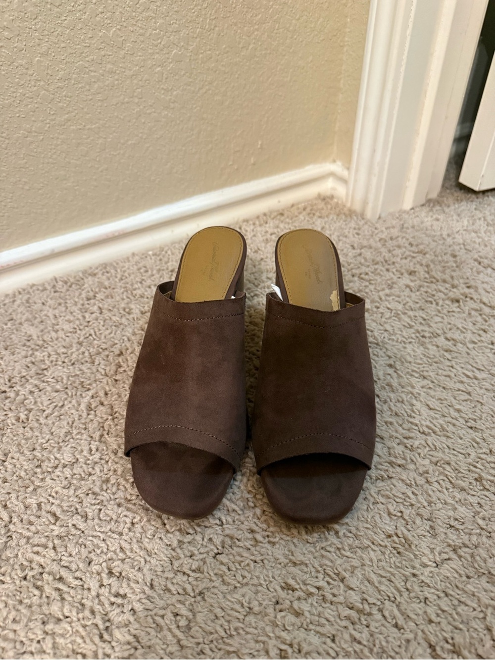 Universal Thread Brown Suede Open-Toe Mule Slides